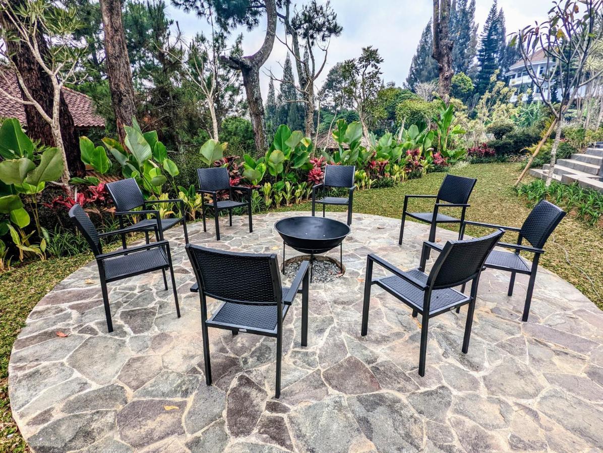 Cottonwood Exclusive Villa @Lembang Asri - Jacuzzi Playground Netflix Billyard Luaran gambar